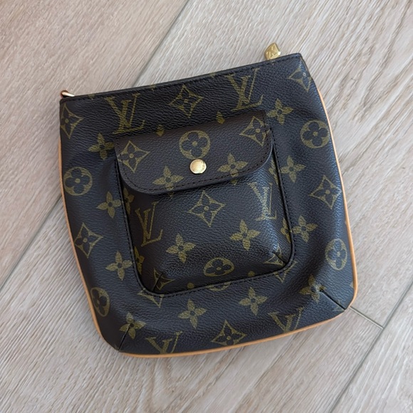 Louis Vuitton small bag - Picture 1 of 4